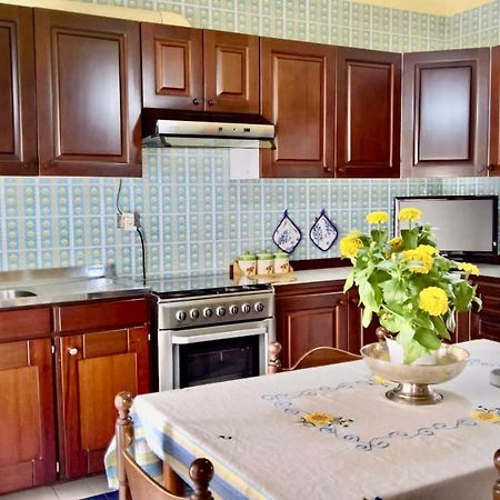 Yellow House تْشيفالو المظهر الخارجي الصورة